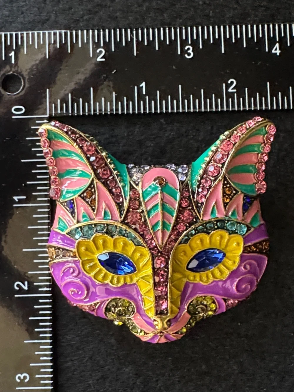 Vintage Style Venetian Cat Mask Enamel & Rhinestone Brooch Pin - Picture 4 of 4